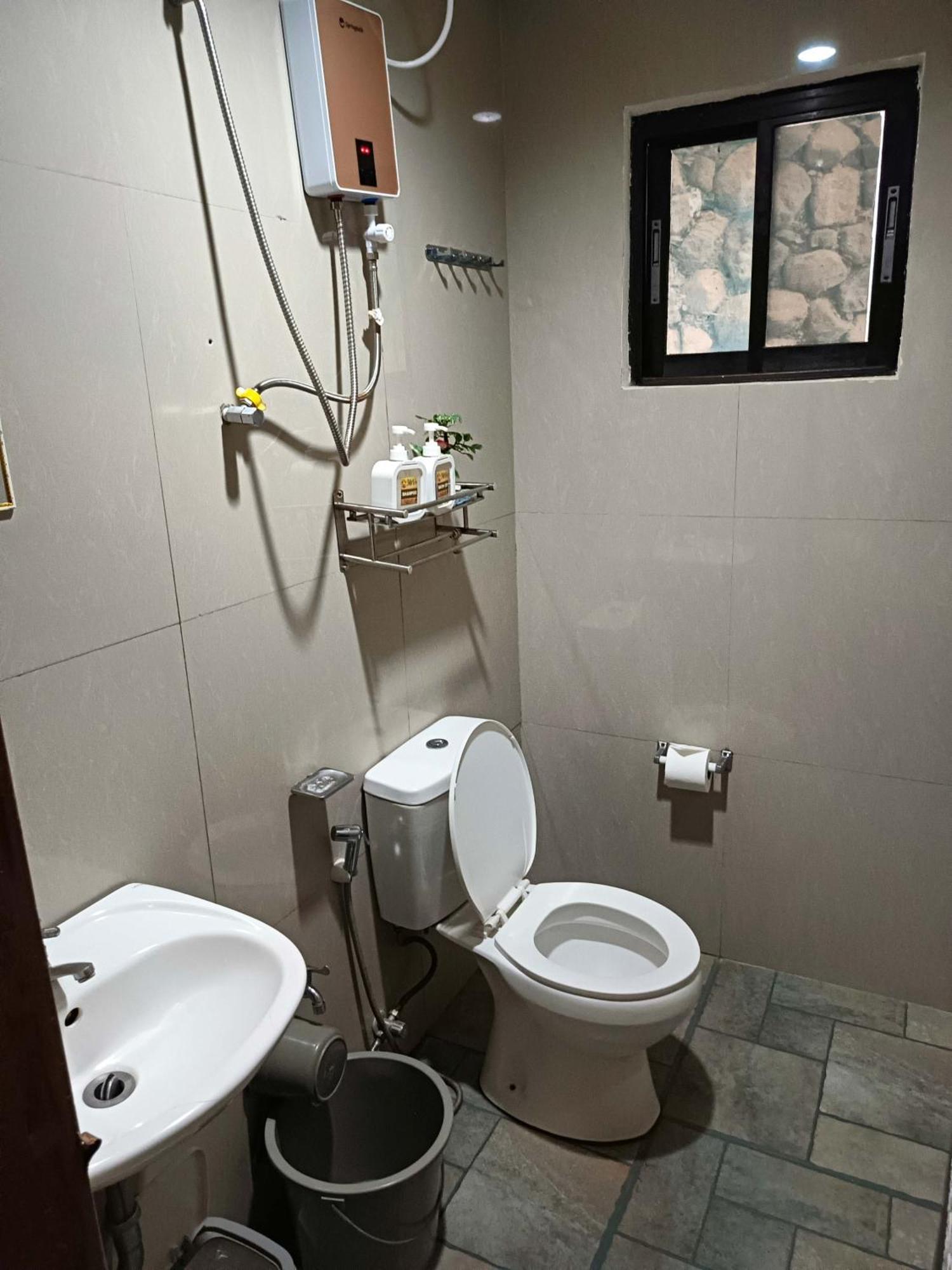 Milvir Tourist Inn Ел Нидо Екстериор снимка